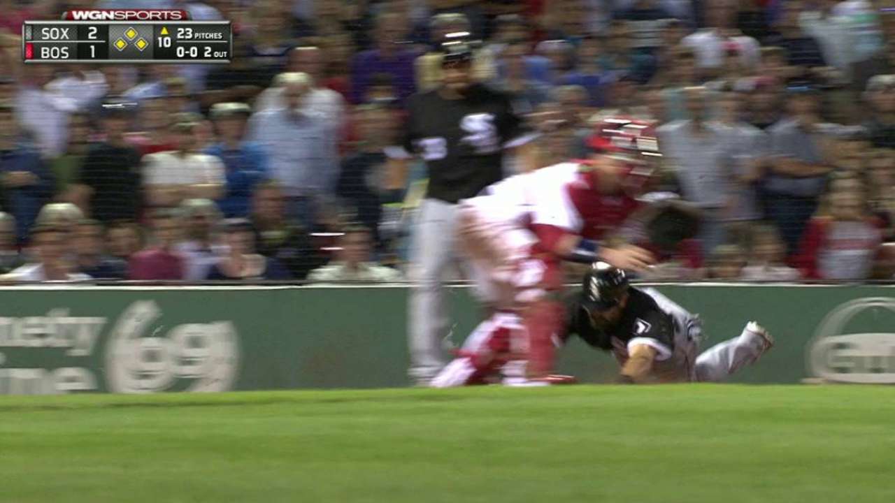 Chicago ganó en Boston con doble de Abreu en la 10ma
