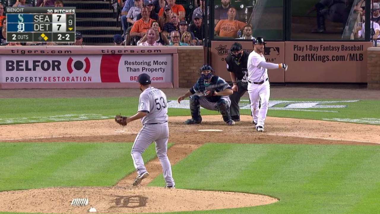 Benoit happy to be back in Detroit with Mariners