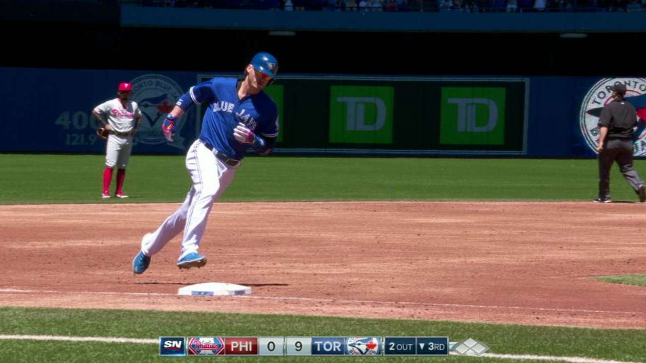 Josh Donaldson y los Azulejos aplastaron a los Filis
