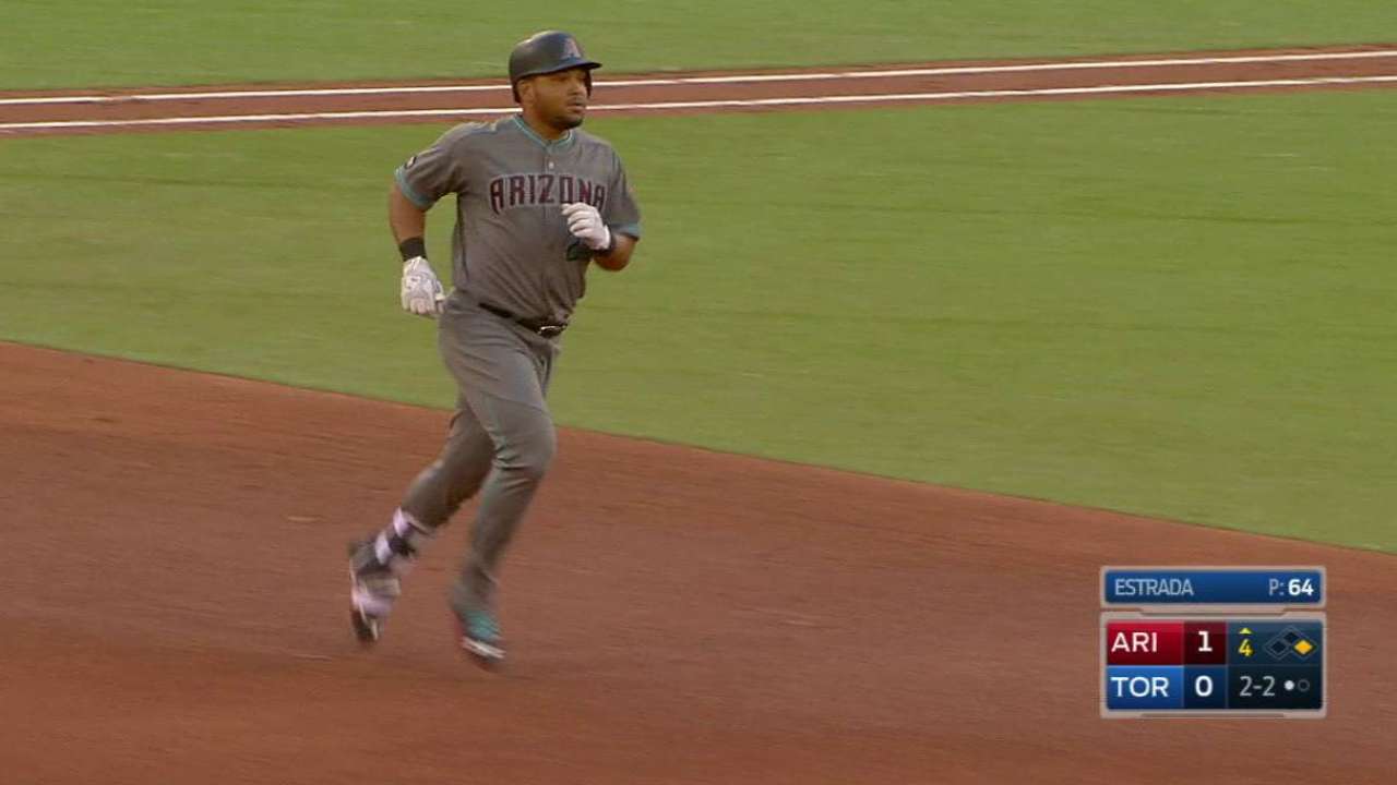Tomás jonroneó y D-backs pegaron primero en Toronto