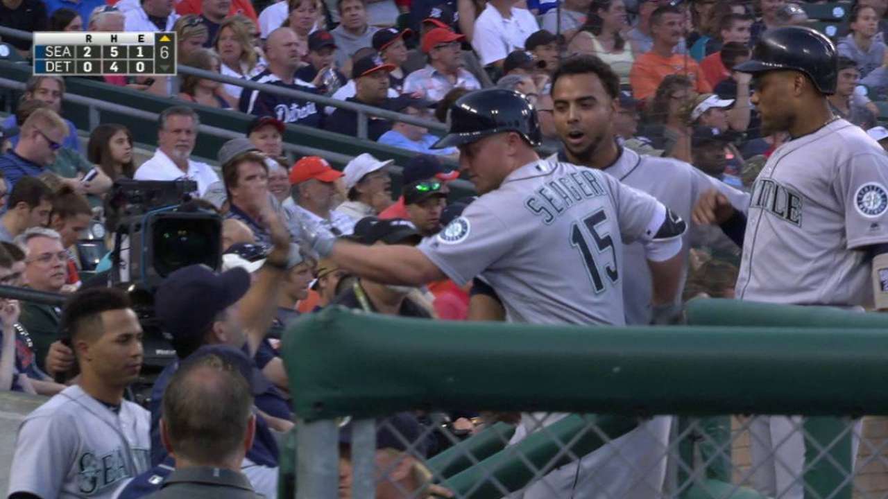Mariners in rough patch, but bats coming around