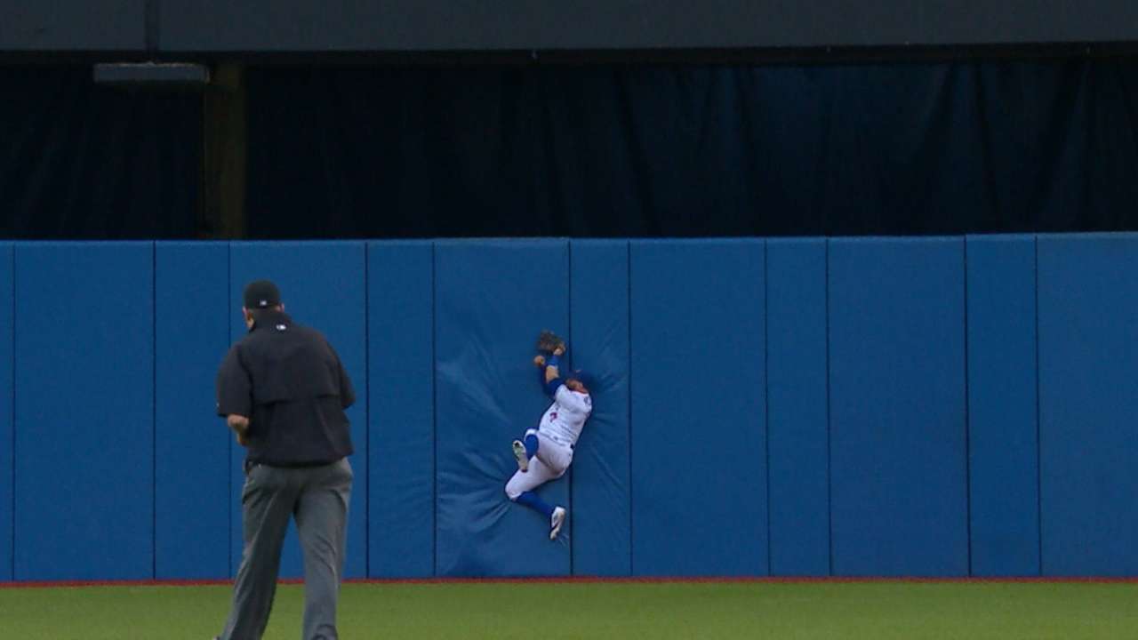 Must C: Pillar's amazing catch