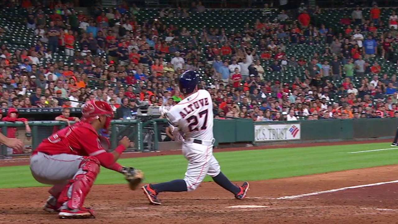 Altuve extends on-base streak