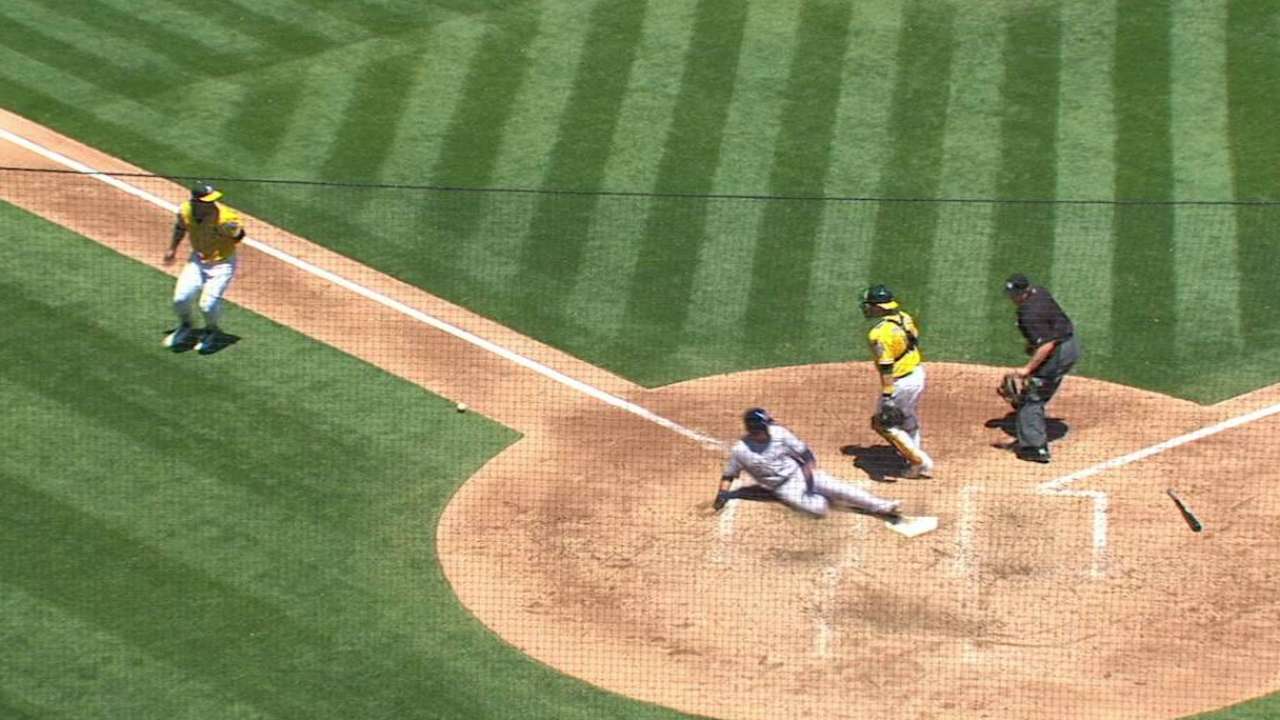 Flores scores on Rivera's bunt