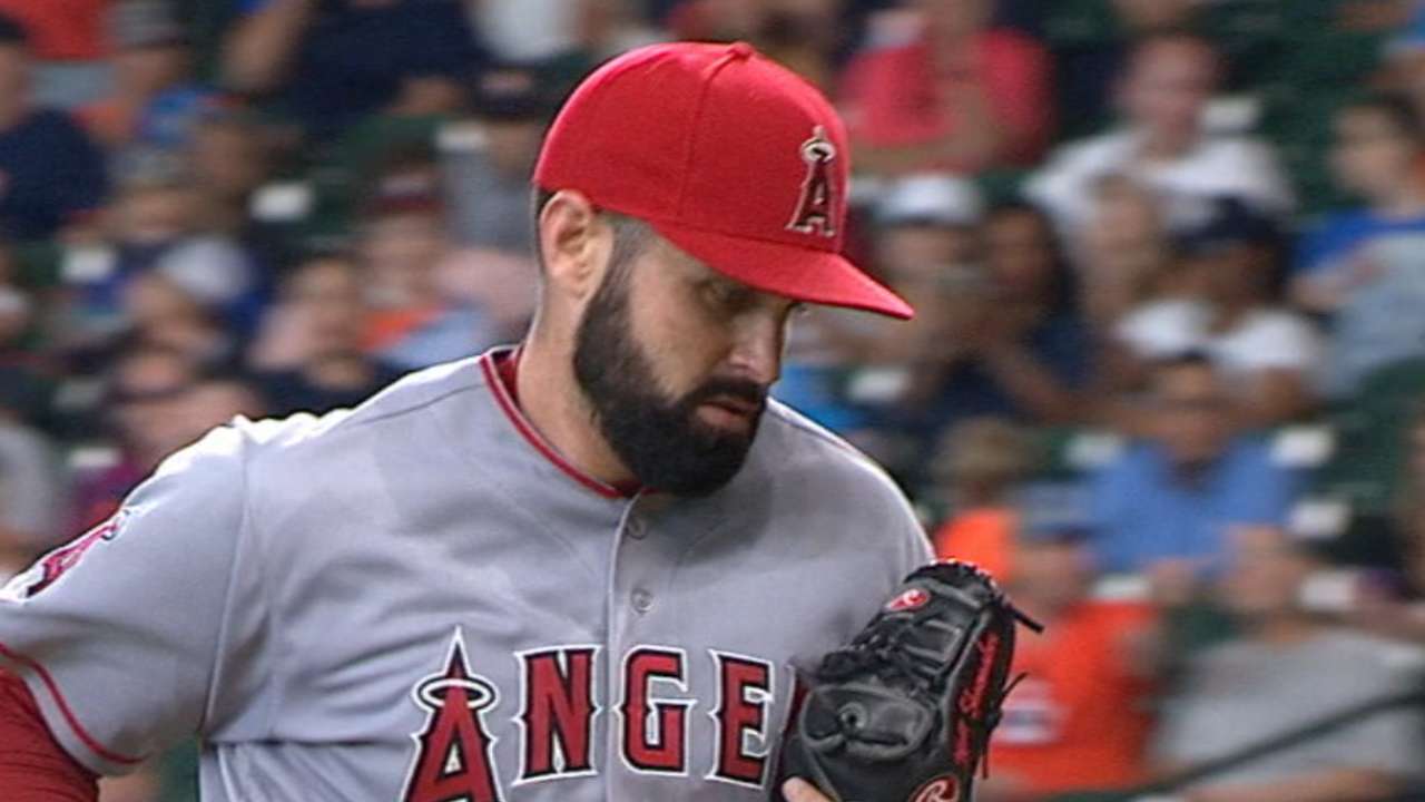 Shoemaker's strong outing