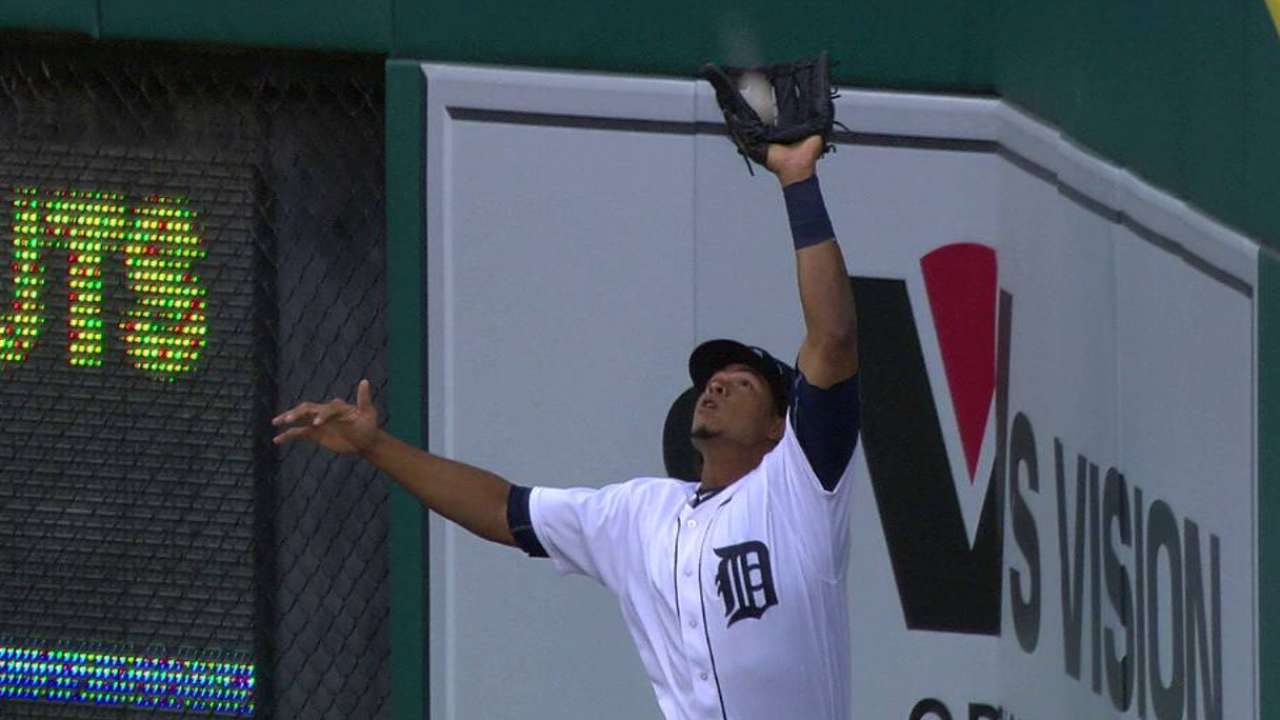 Moya's leaping grab