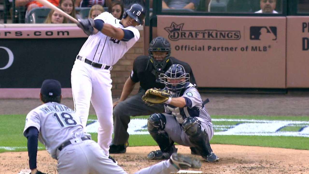 Moya's solo homer