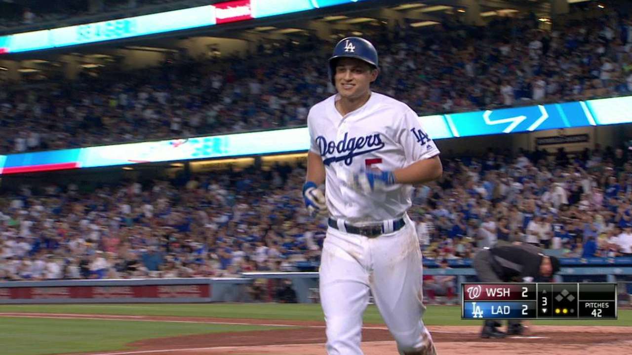 Seager's solo homer