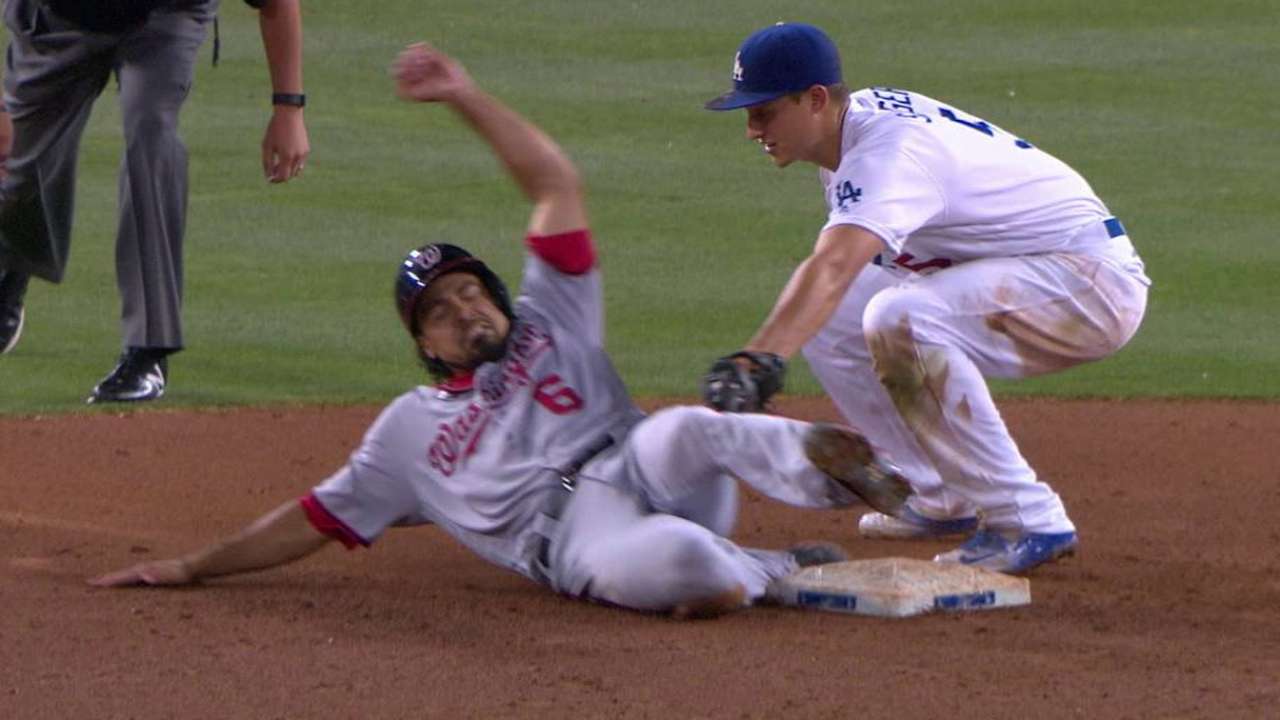 Grandal's throw nabs Rendon