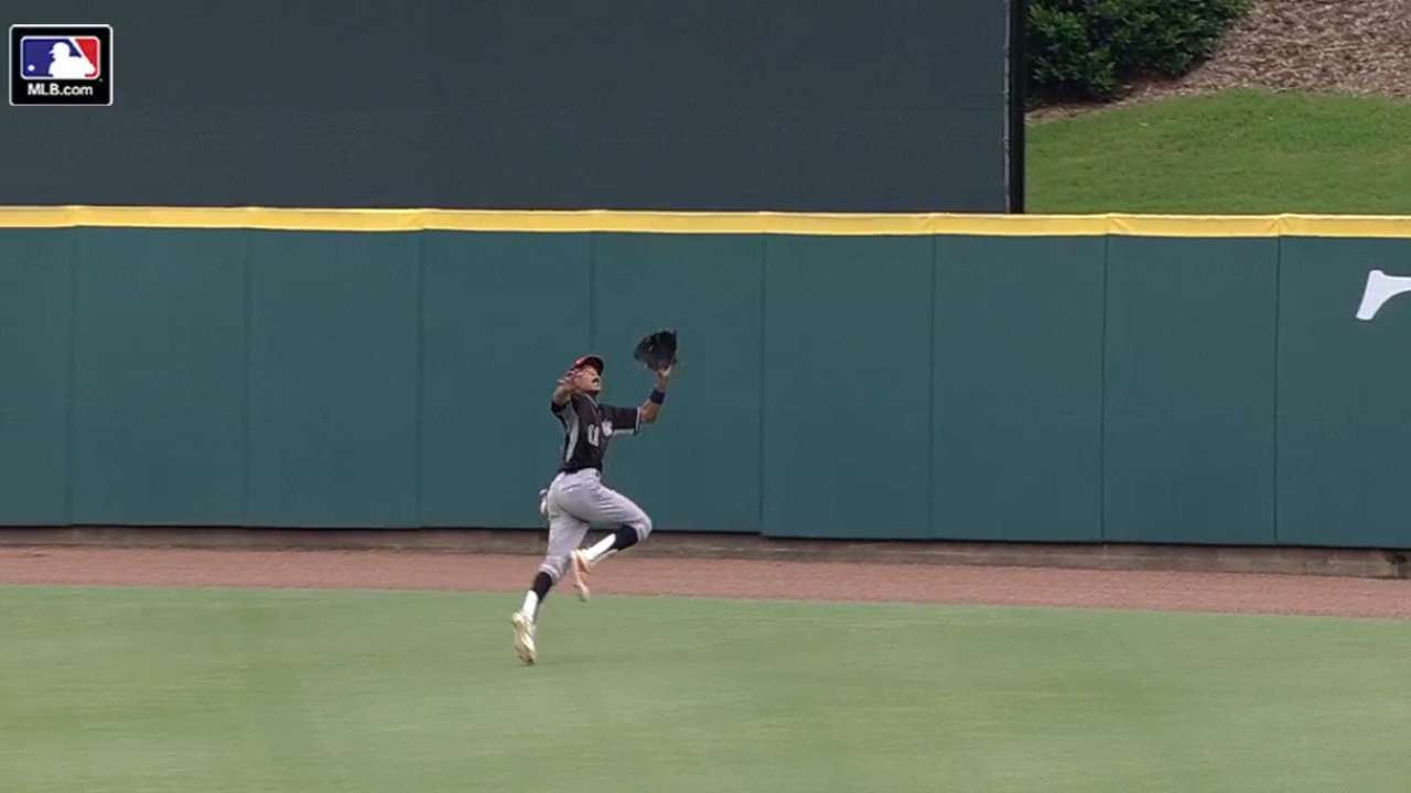 TOS: Holmes' catch deep in CF