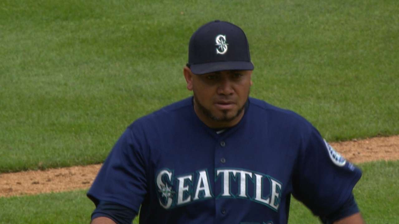 Busy Blue Jays add Benoit in deal for Storen