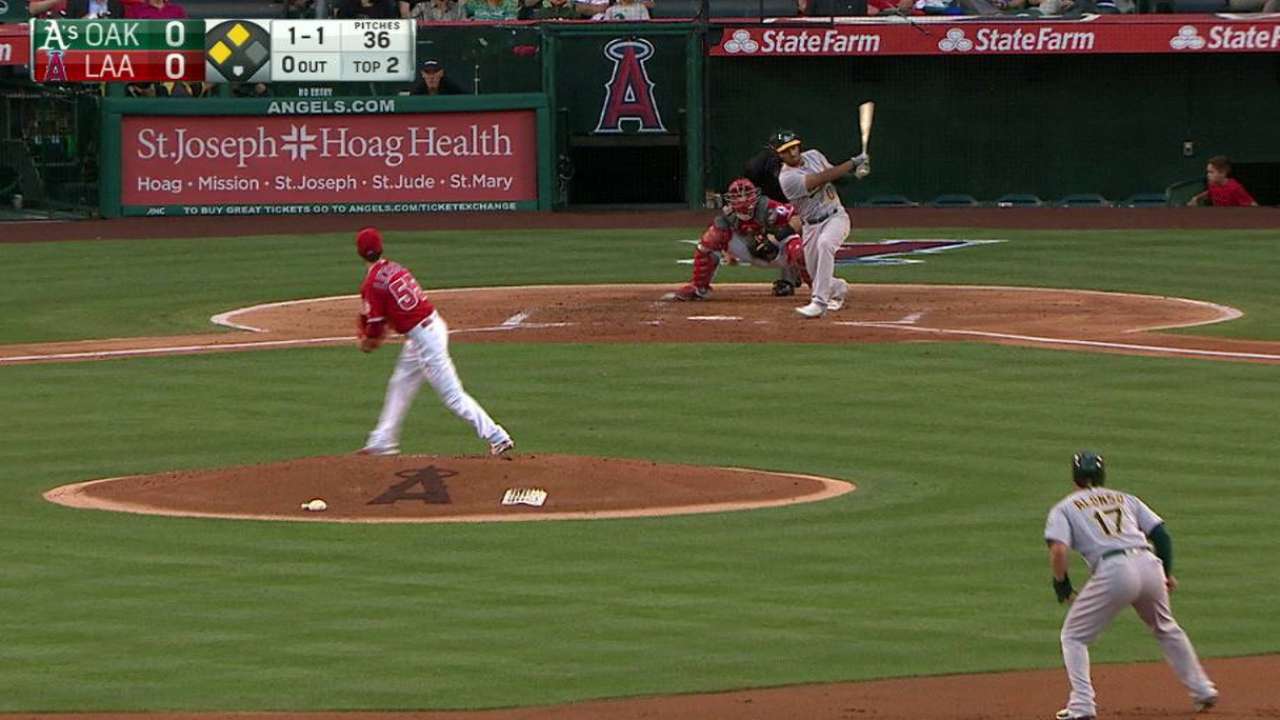 Semien's shot helps A's pay back Lincecum