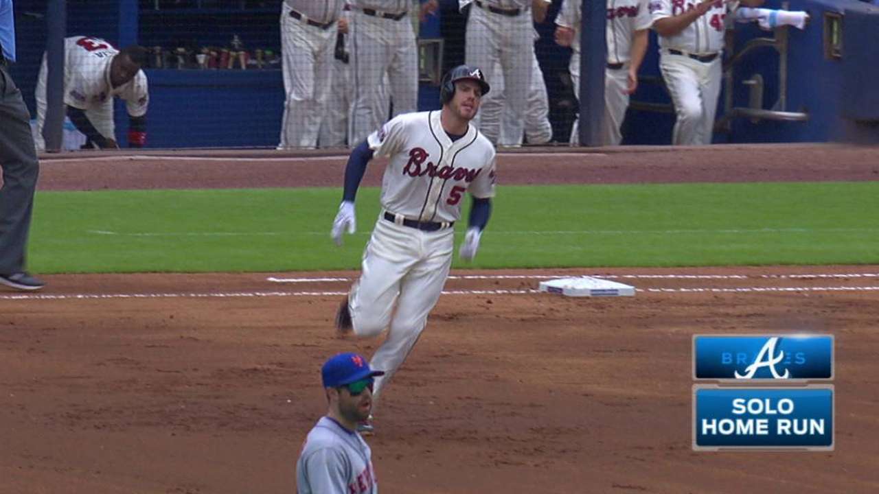 Freeman's solo homer