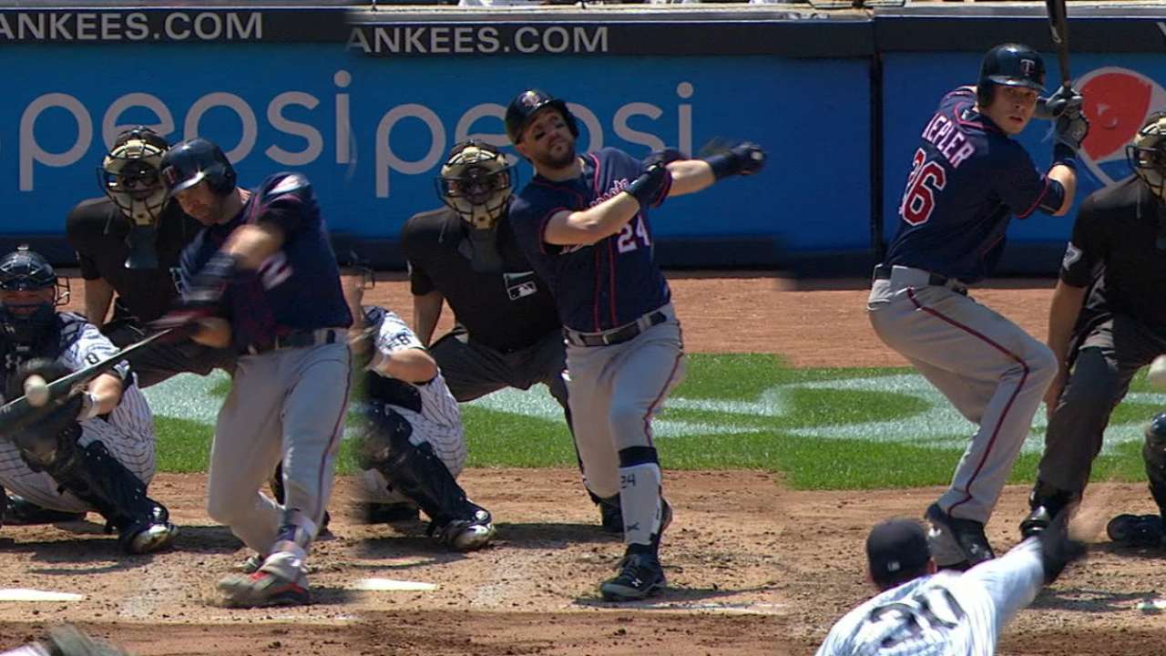 Twins club 3 straight homers in Bronx