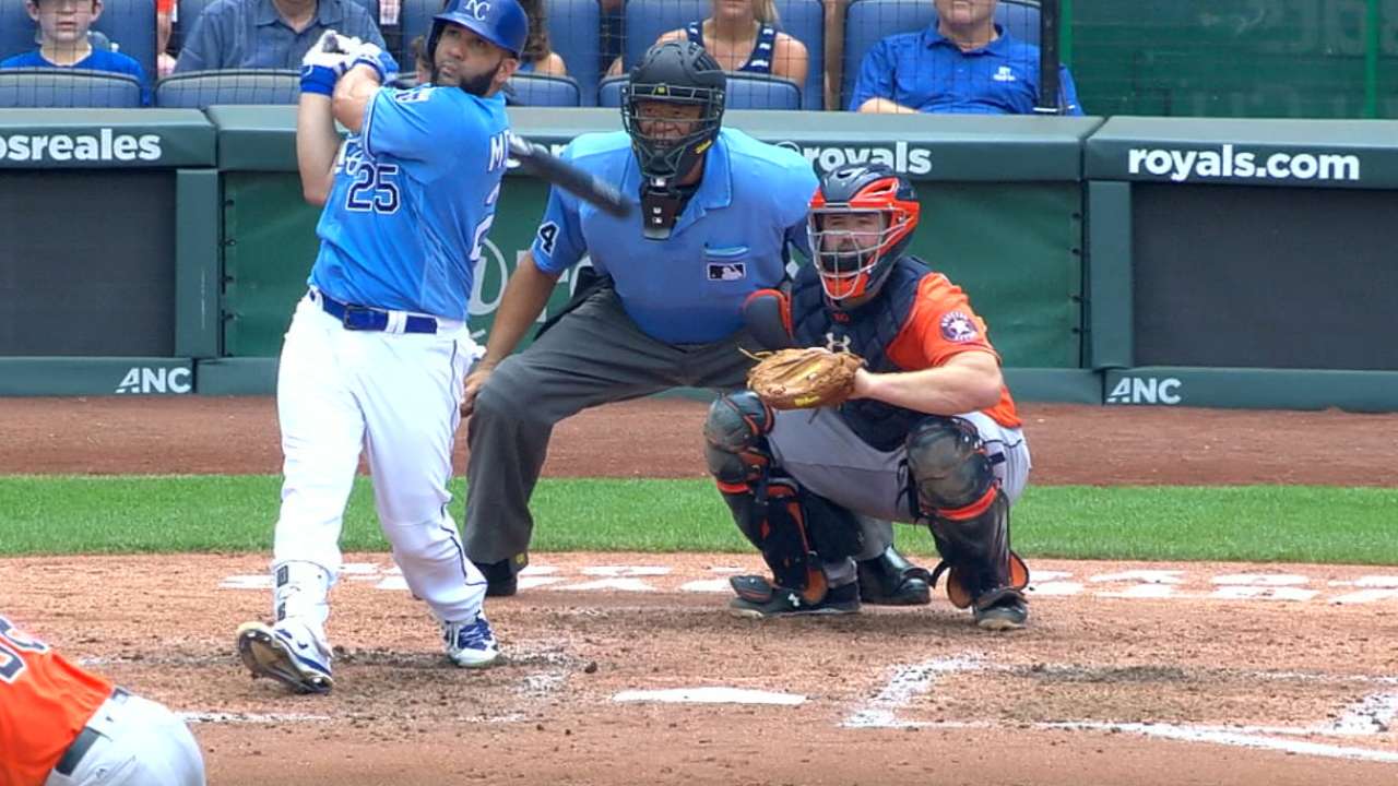 Kendrys homers twice as Royals clip Astros