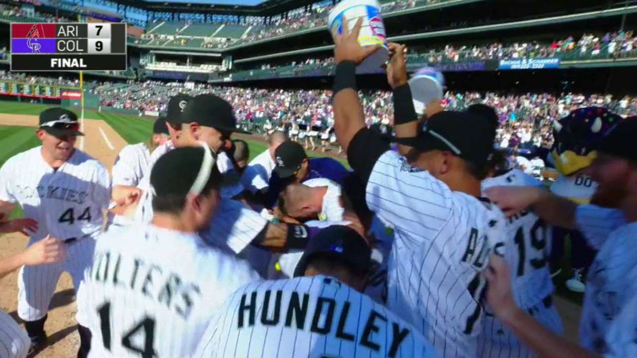 Reynolds' walk-off homer