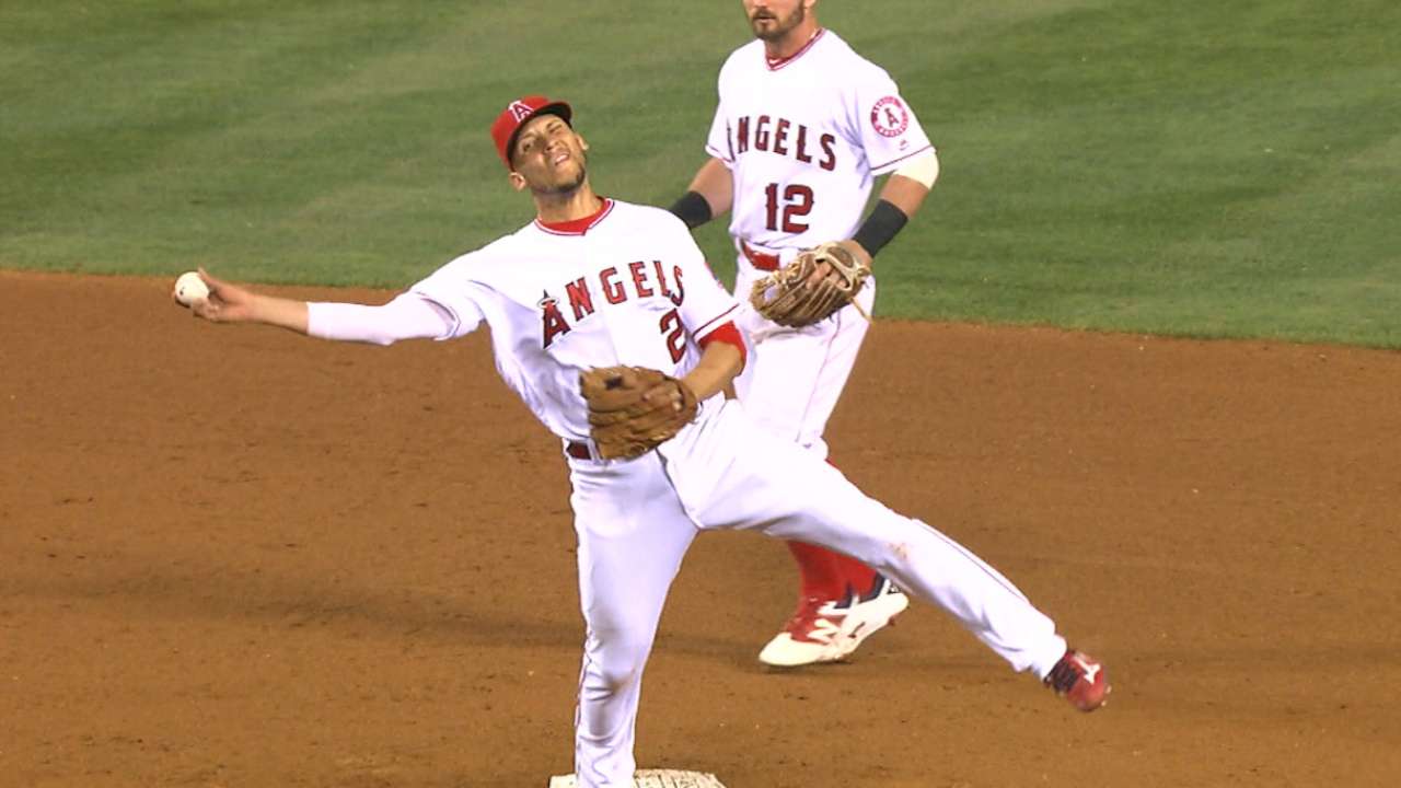 Simmons' superb barehander