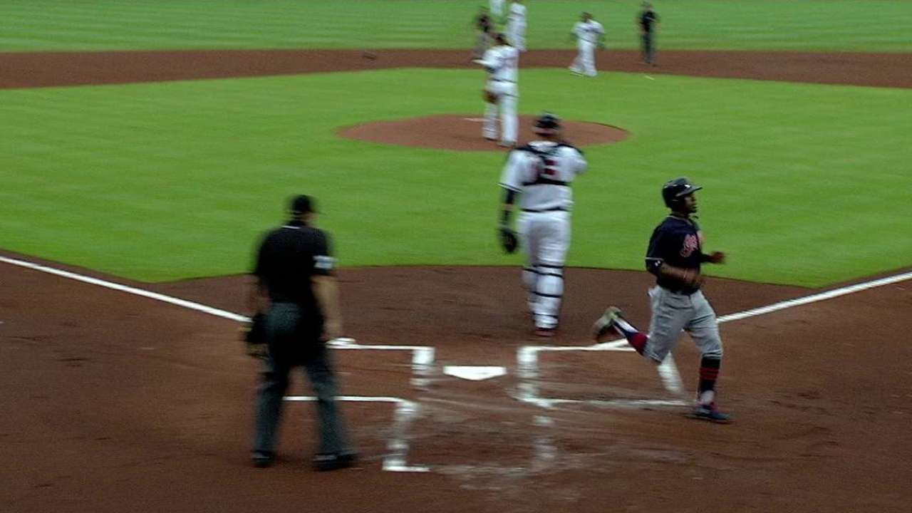 Kluber vence a los Bravos y los Indios hilvanan 11 triunfos