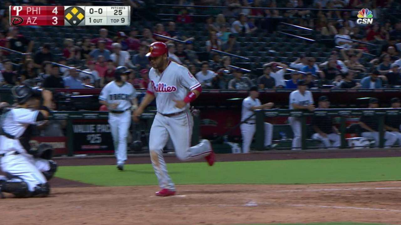 Howard's go-ahead RBI walk