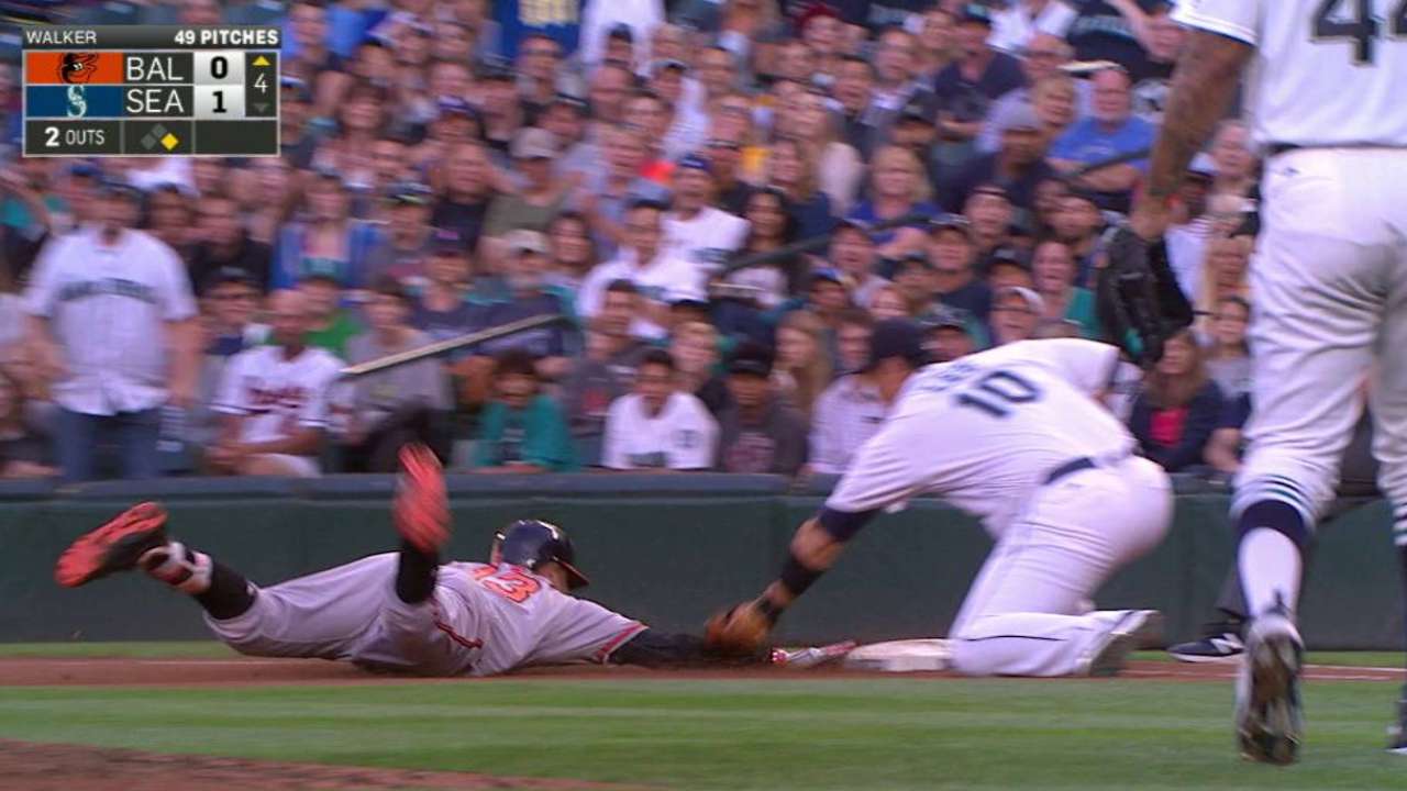 Marte nabs Machado