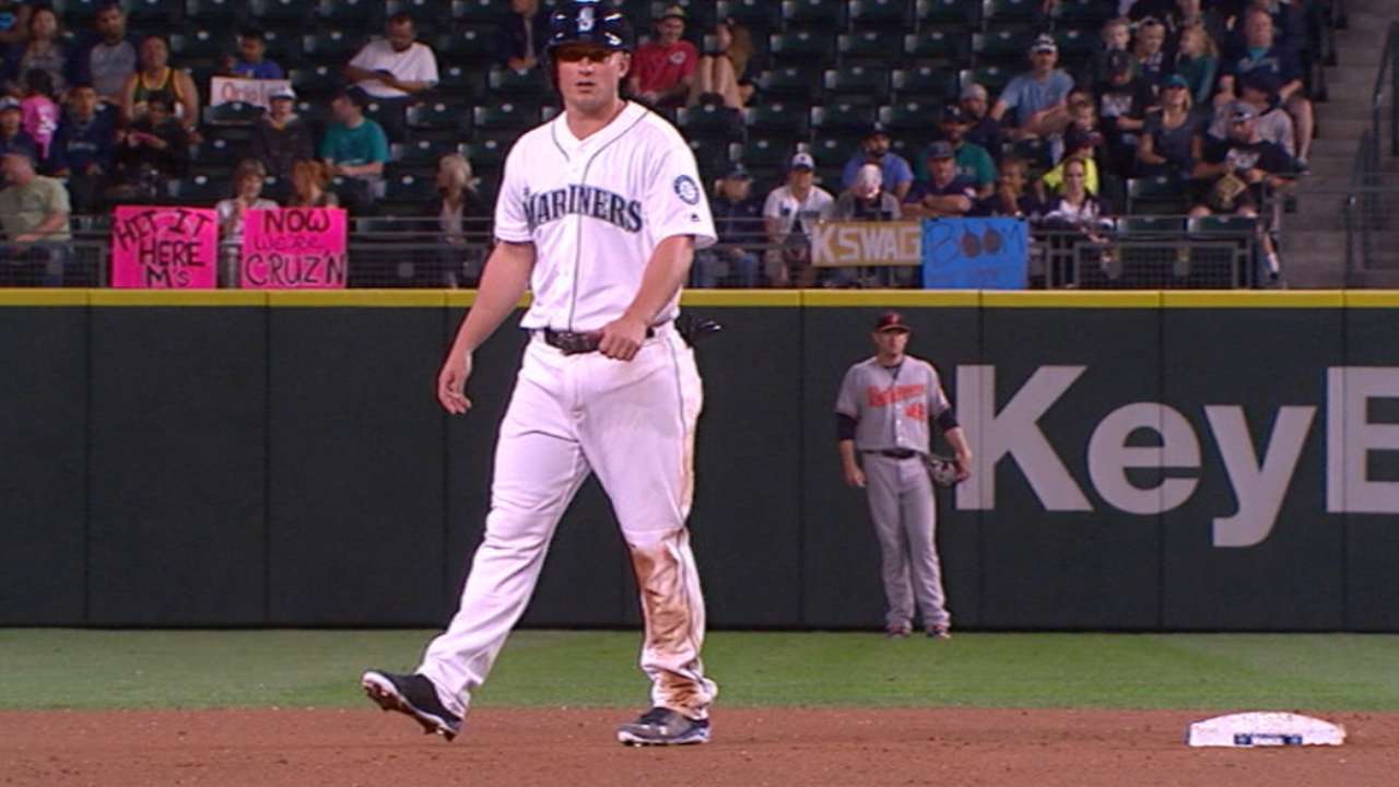 Seager reaches second