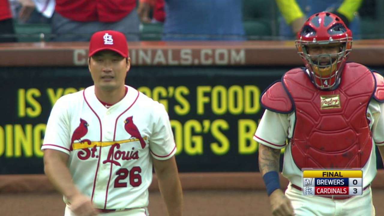Oh's first career save