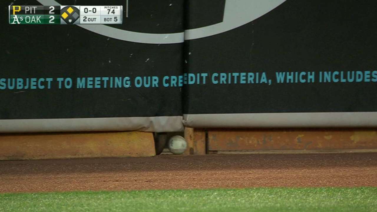 Hole-in-one: A's lose potential run on wall ball