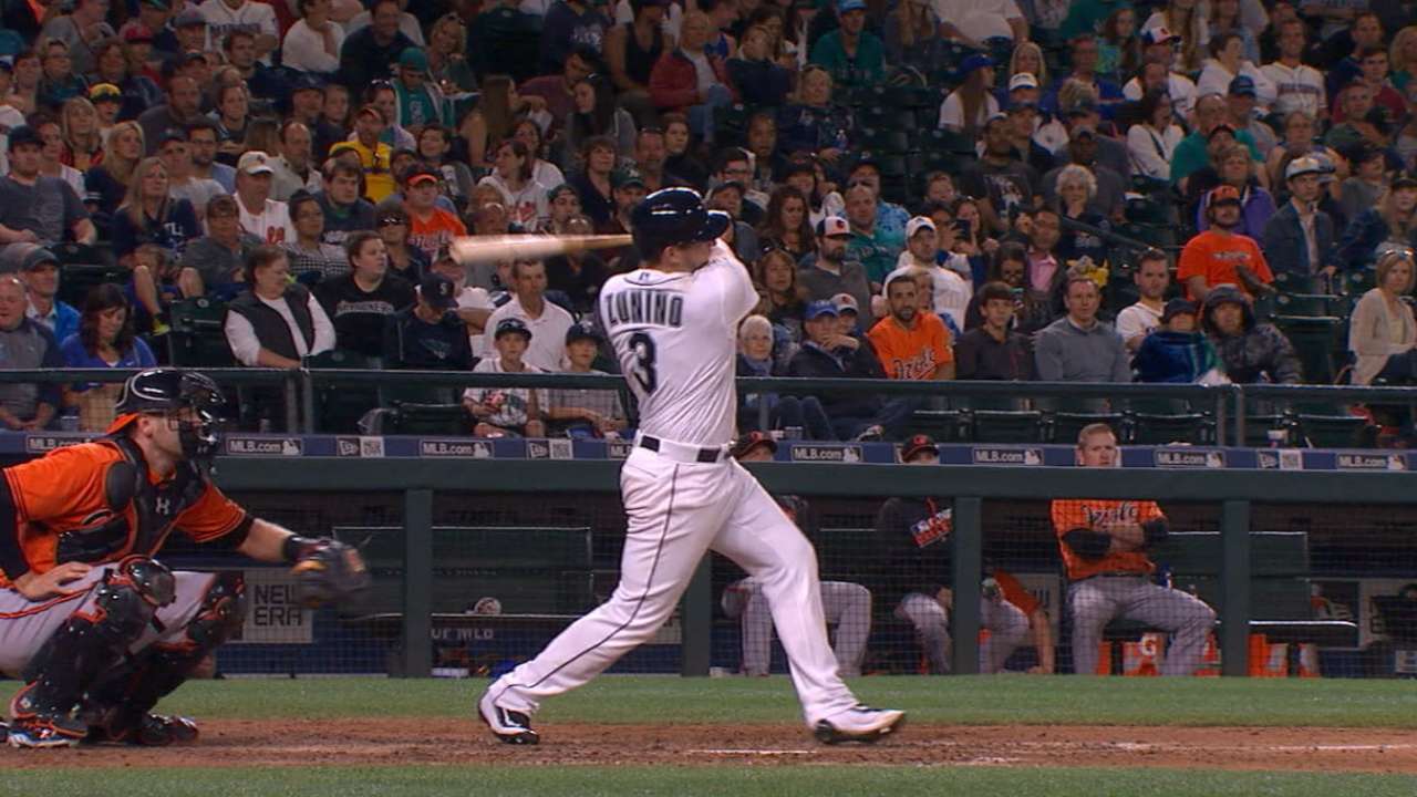 Zunino rocks return to Majors with 2 homers