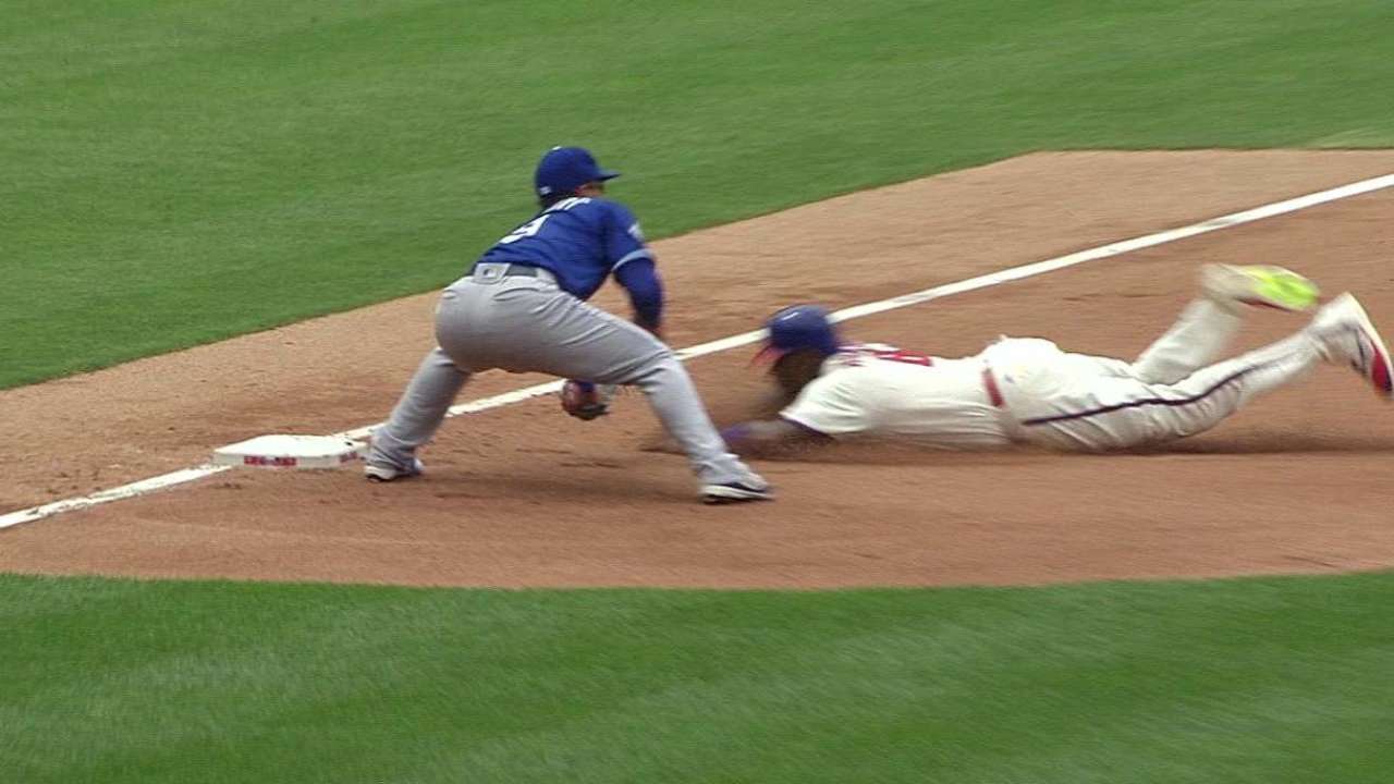 Gordon nabs Howard at third
