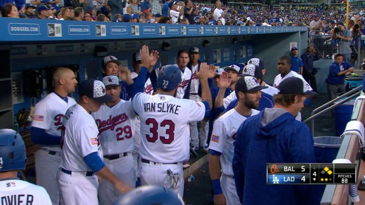 Seager's run-scoring single