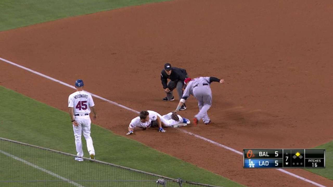 Seager's triple keys Dodgers' comeback vs. O's