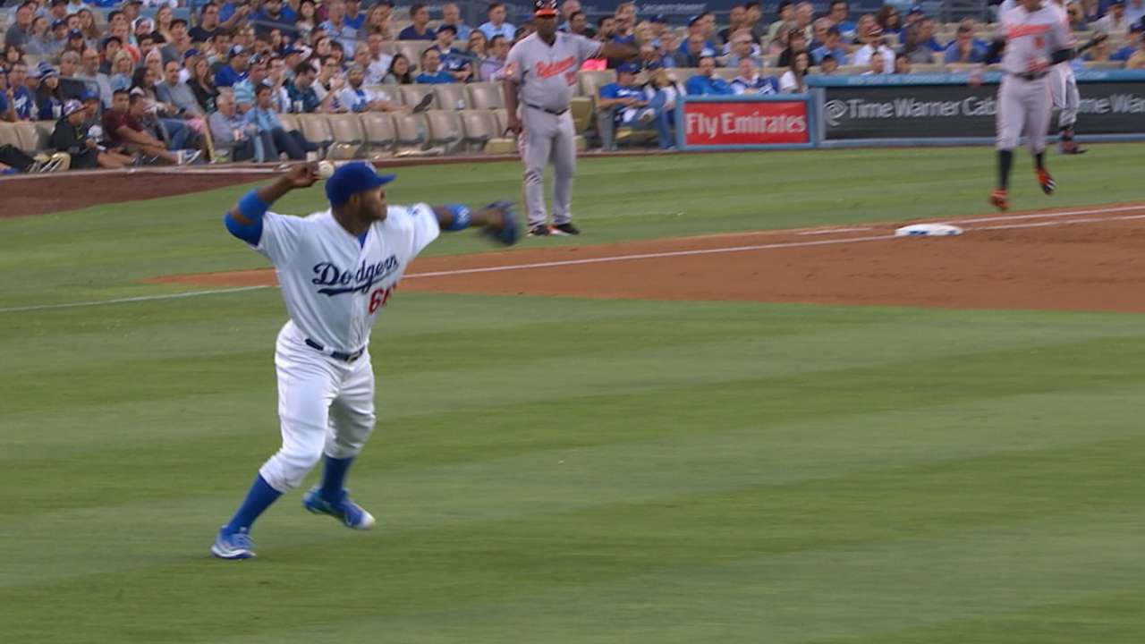 Puig nails Wieters at second