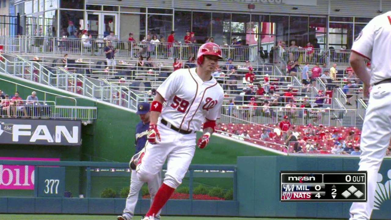 Lobaton's solo homer
