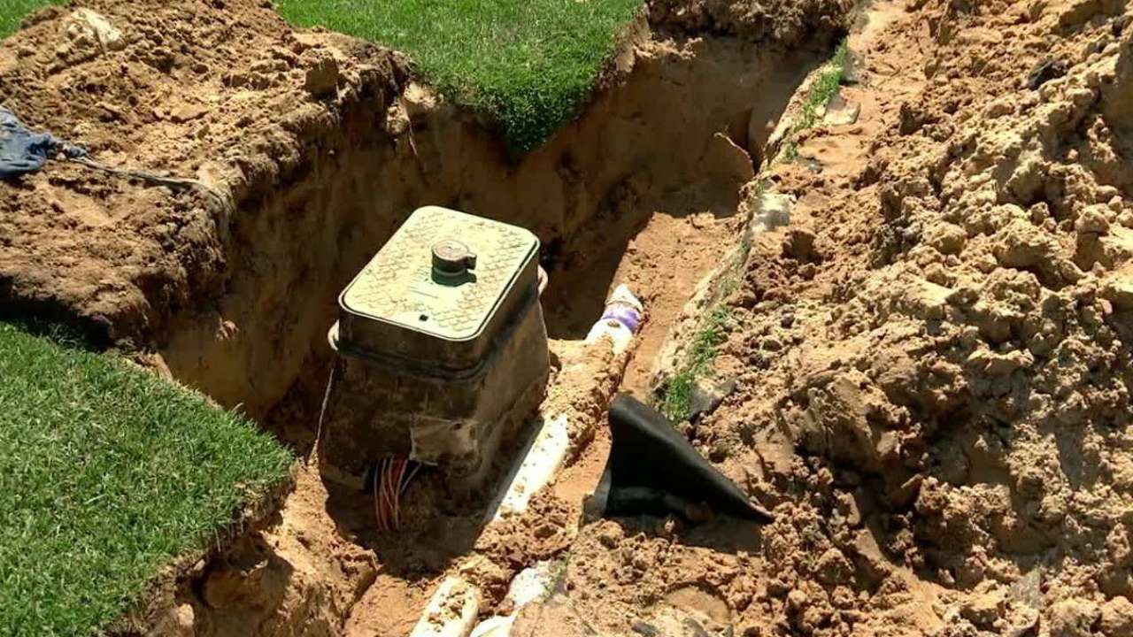 Cell grounds crew makes repairs
