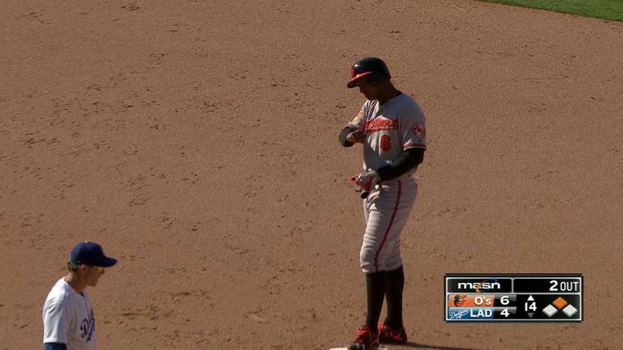 Orioles logran imponerse a Dodgers en 14 entradas
