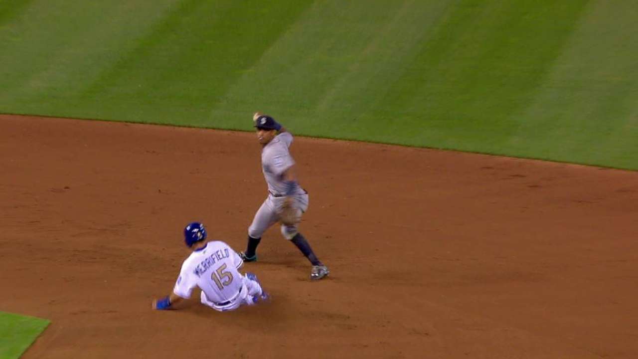 Cano starts a smooth double play