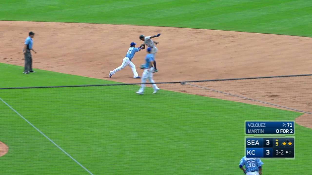 Perez throws out Marte