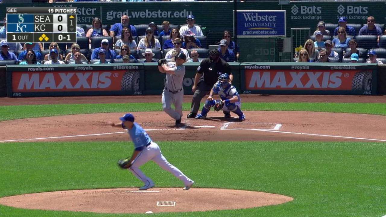 Mariners appreciate DiMaggio's hitting streak