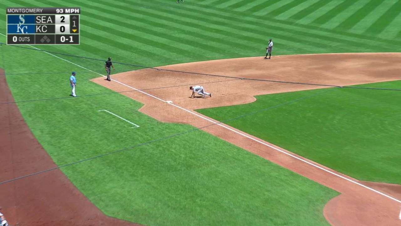Seager's nice diving stop