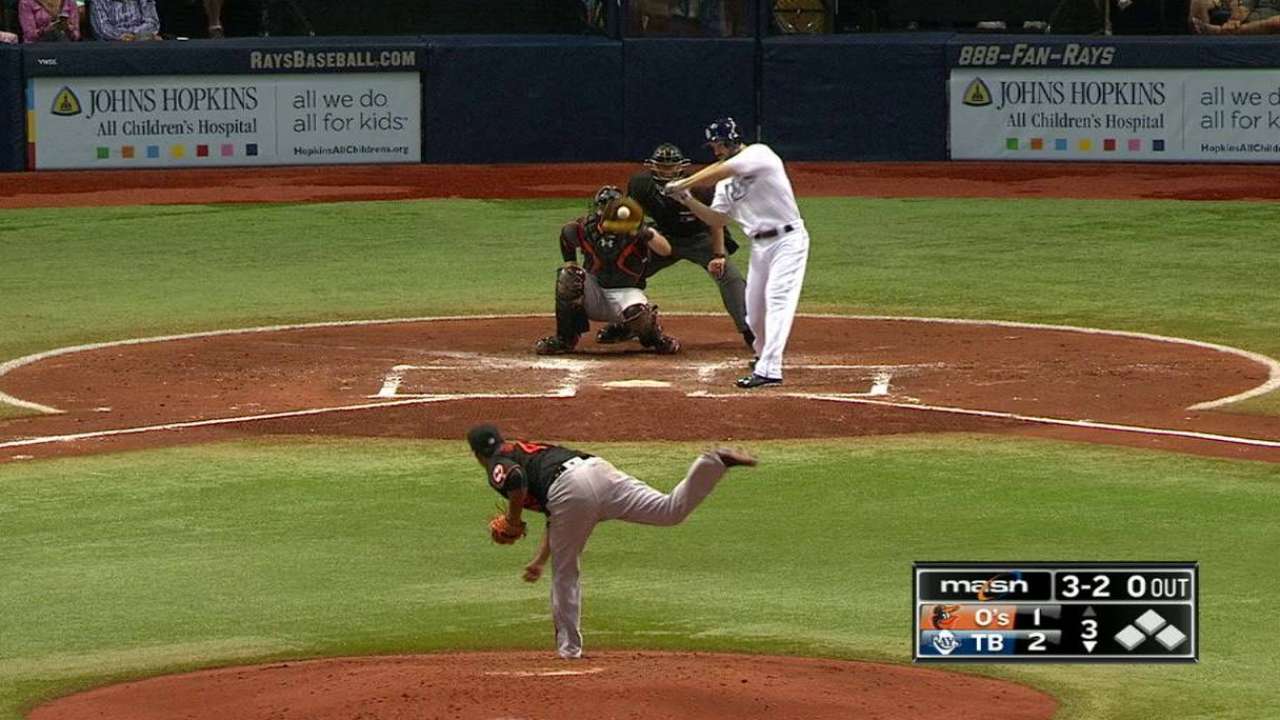 Gallardo fans Souza Jr.