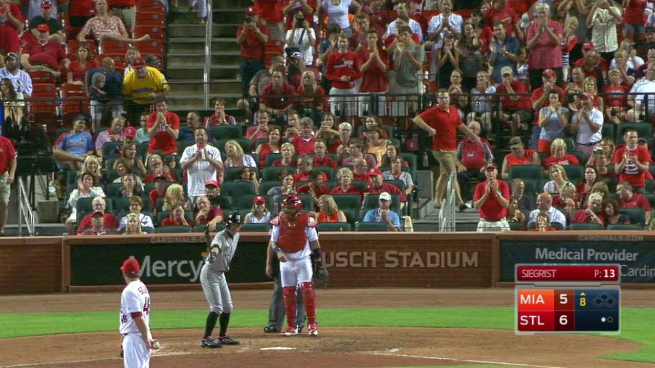 Ichiro receives standing ovation