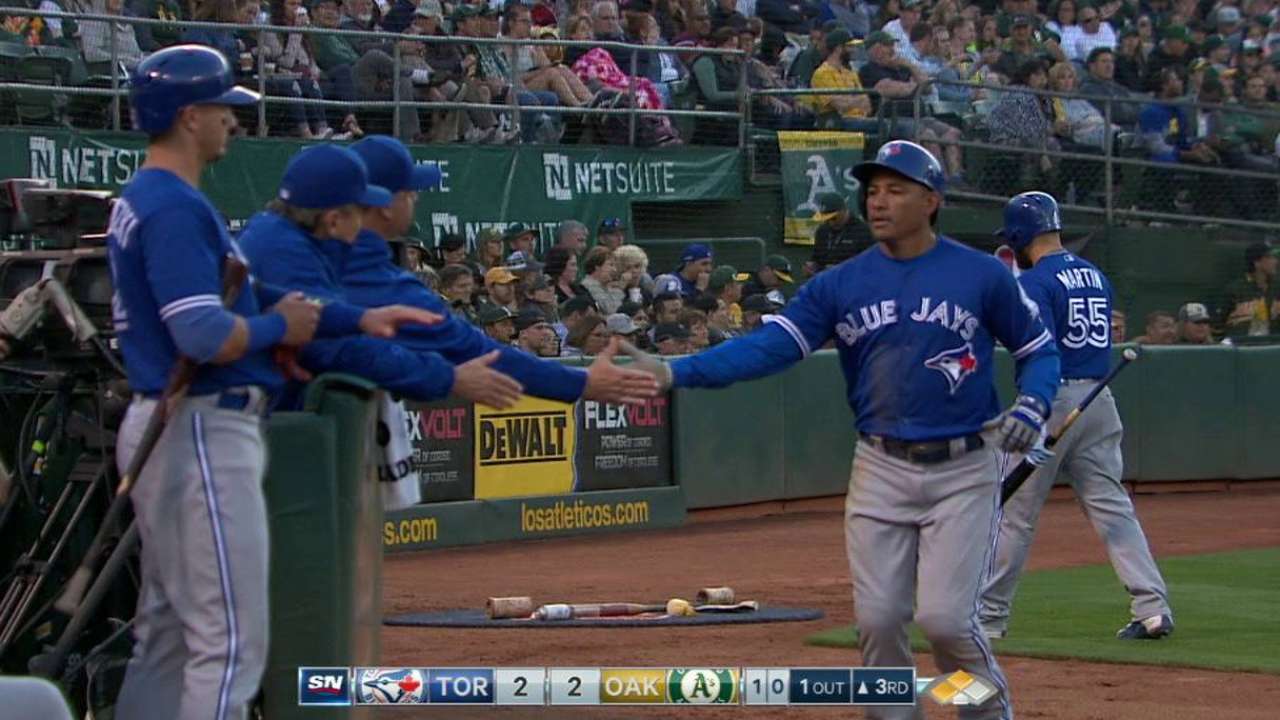 Carrera scores on wild pitch