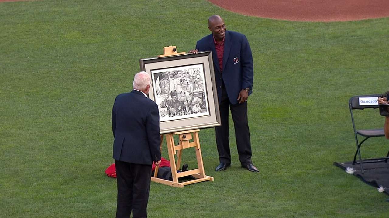 Torii joins Twins greats in club's Hall of Fame