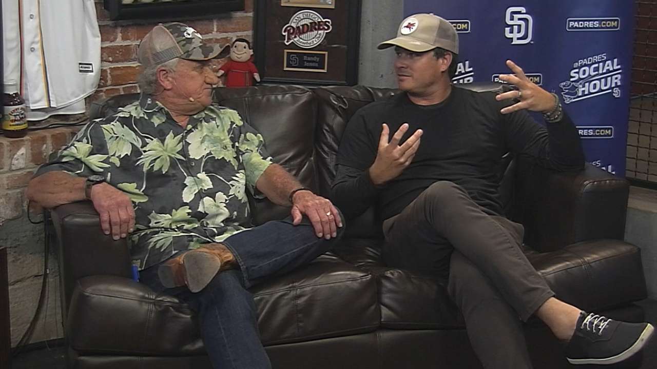 Padres Social Hour: Blink-182's Tom DeLonge