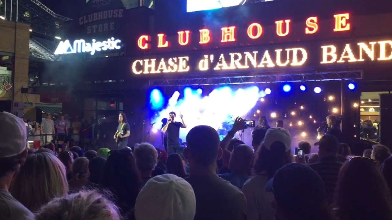 Rock all night: d'Arnaud performs postgame concert