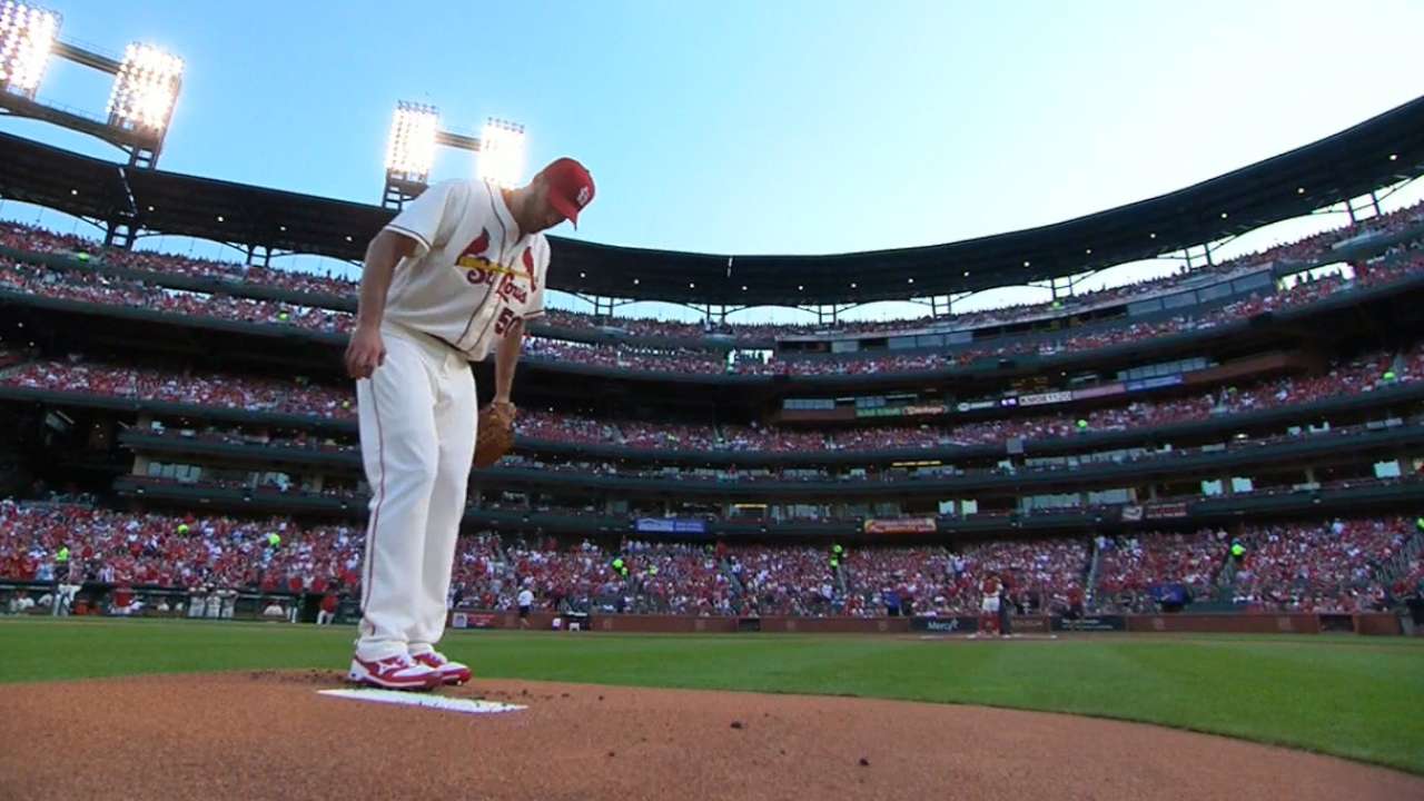 Wainwright dominates Marlins