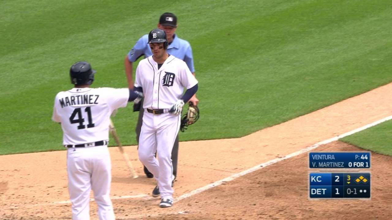 Iglesias scores on a balk