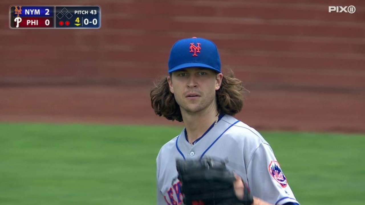 deGrom, Loney turn tough out