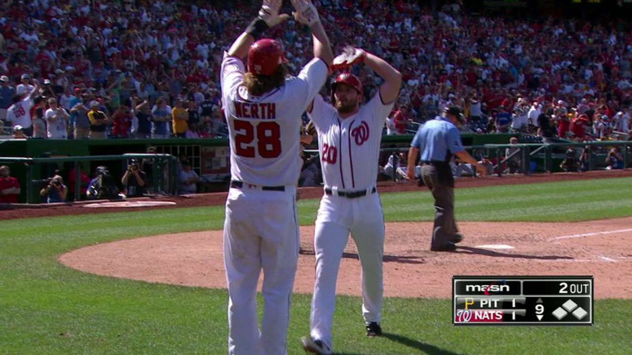 Murphy delivers game-tying HR off bench