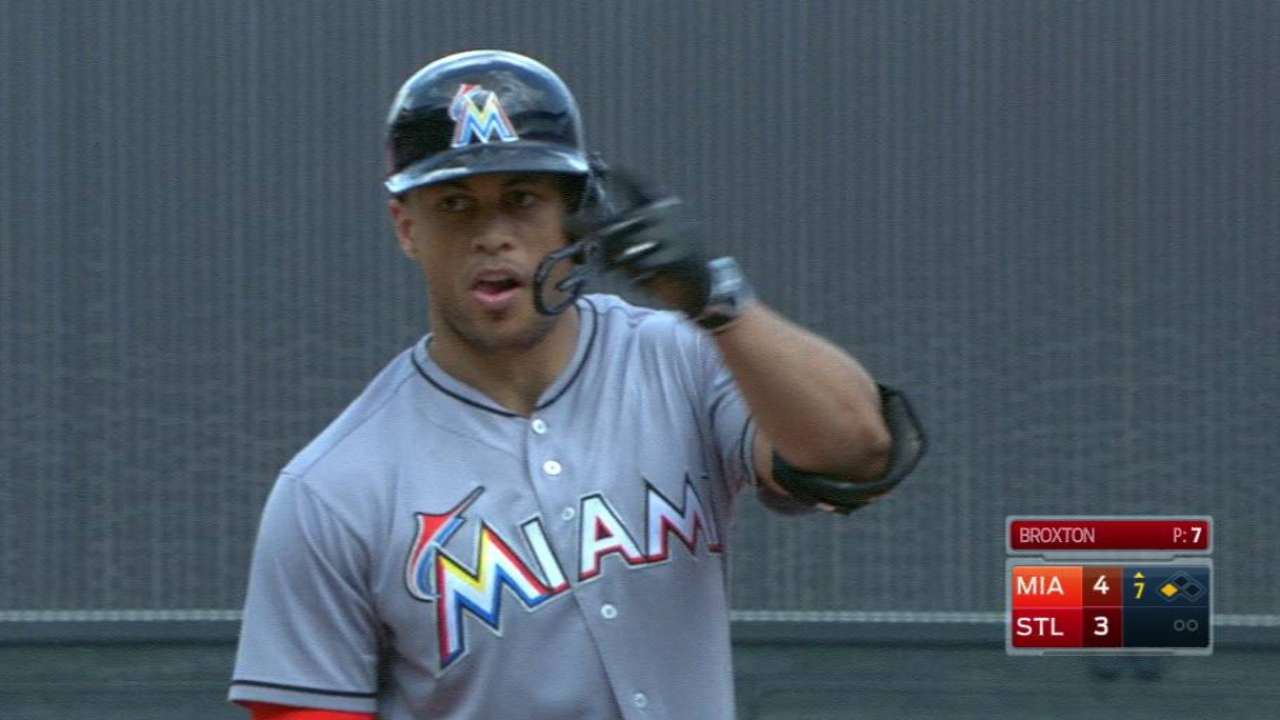Marlins logran reaccionar para amarrar serie en S.L.